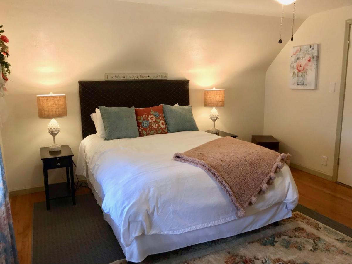 The Little Italy Of Niagara Falls Bed & Breakfast Eksteriør billede